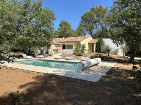 Sous les oliviers, Villa entière 6 personnes, piscine, climatisée